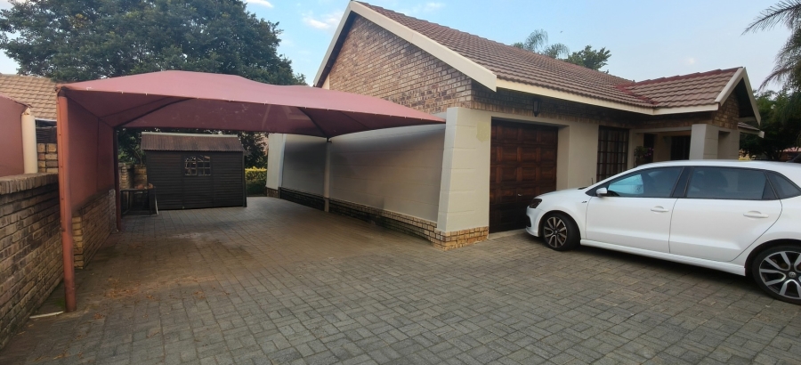 3 Bedroom Property for Sale in Waterval East North West